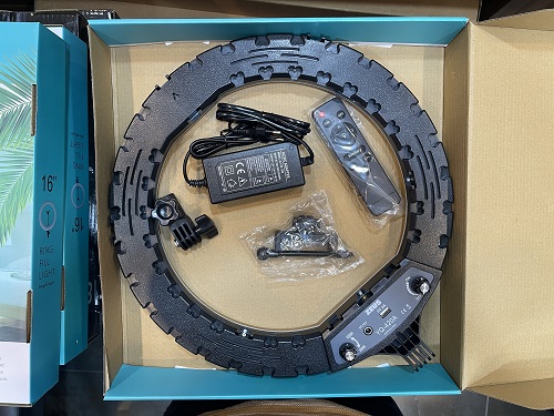 رینگ لایت آرایشی، رینگ لایت عکاسی، رینگ لایت YQ 420، رینگ لایت میکاپ، نورپرداز حلقه‌ای، چراغ حلقه‌ای، رینگ لایت حرفه‌ای، رینگ لایت تولید محتوا